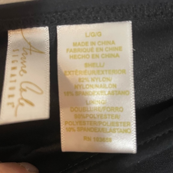 Anne Cole Live In Color Side Tie Black Swim Bottoms
Size Large 🏝️ ☀️ - Picture 4 of 7